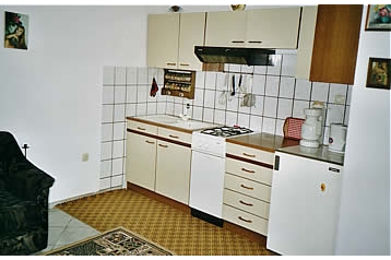 Privatni smještaj Gradac 2